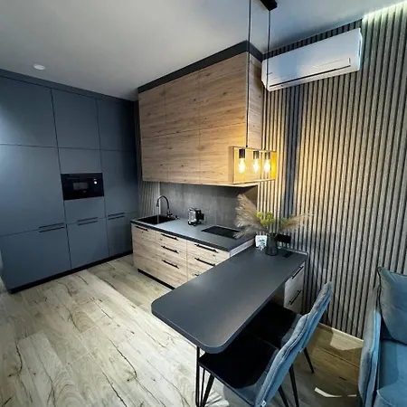 в новобудові авалон зелена Apartment Lviv